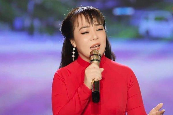 Antifan thiếu tôn trọng cô ruột Phương Mỹ Chi, Elly Trần nổi giận-1