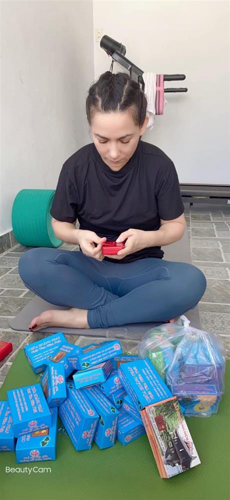 Thực hư Phi Nhung nhiễm Covid-19, là F0 mà đi muôn nơi-6