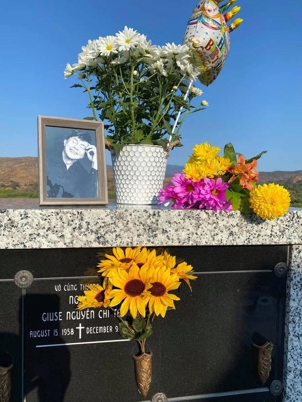 Hoài Linh mừng sinh nhật cố nghệ sĩ Chí Tài ở Nhà thờ Tổ-4