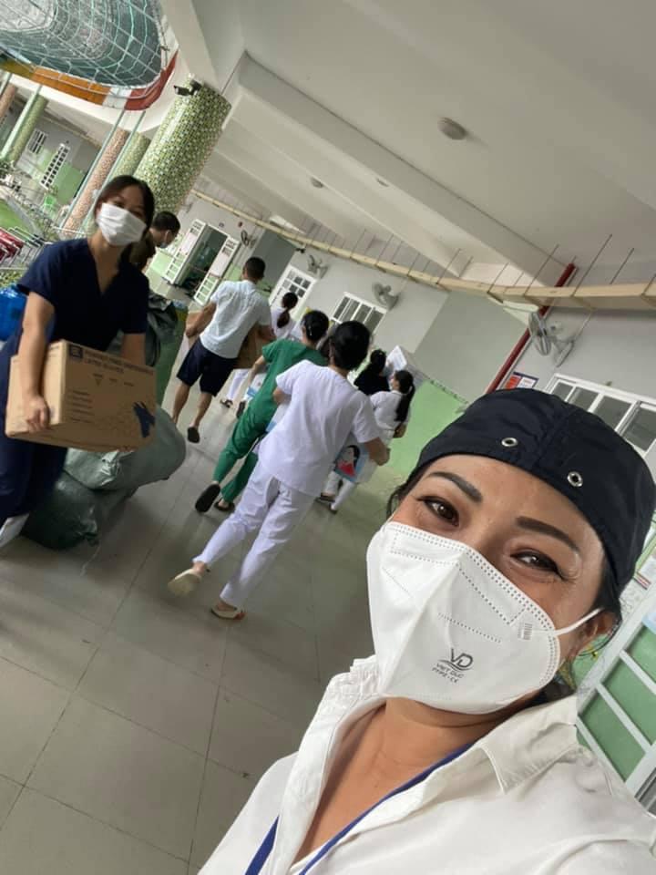 Phương Thanh bị nói da đen, mặc xấu khi làm từ thiện-7