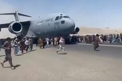 'Bám càng' máy bay Mỹ, người Afghanistan rơi lả tả từ trên cao