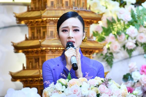 Angela Phương Trinh liên tiếp khẳng định nuốt giun chữa Covid-19-3