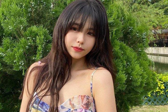 Người đẹp 17 tuổi vướng tin yêu Châu Tinh Trì là ai?