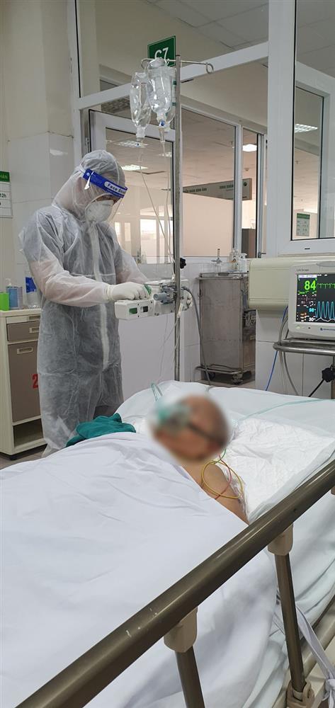 Cụ bà mắc Covid-19 xin nhường máy thở cho chồng được sống-3