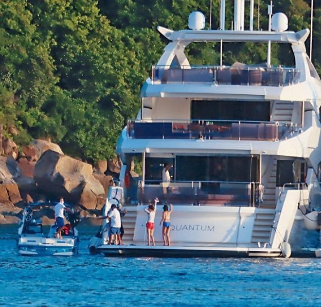 Vẻ mơn mởn của thí sinh Hoa hậu 17 tuổi hẹn hò Châu Tinh Trì-5