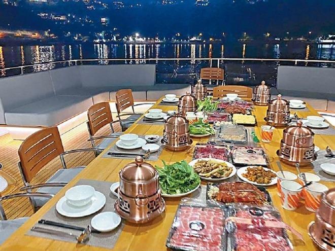 Vẻ mơn mởn của thí sinh Hoa hậu 17 tuổi hẹn hò Châu Tinh Trì-6