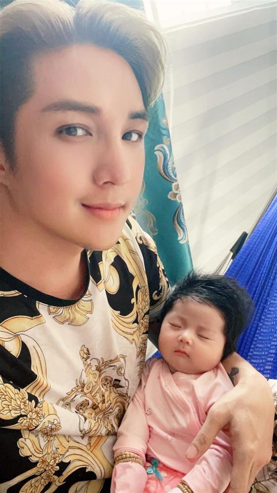 Phát sốt ngoại hình 3 con Lâm Chấn Khang, nhóc nào cũng đẹp-1