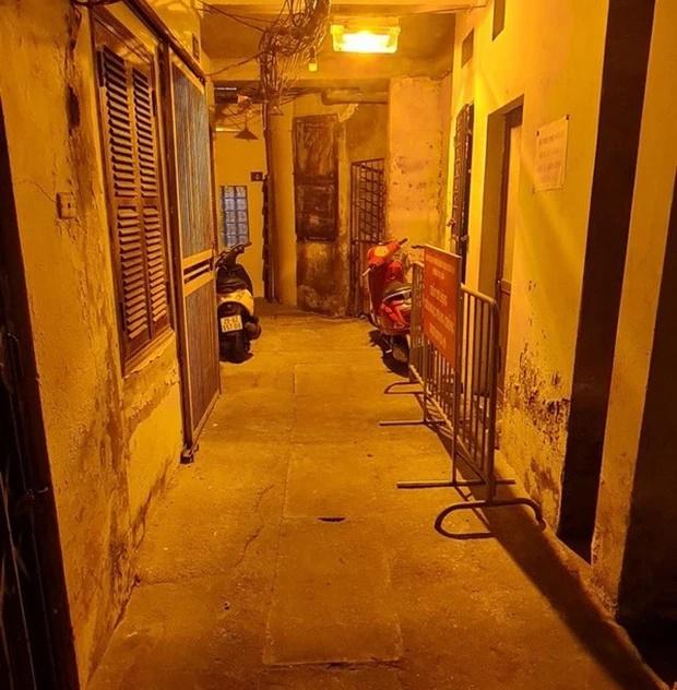 Thông tin trẻ con ra sân chung chơi, 10 cháu bé F0 ở ngõ 68 Đội Cấn sai sự thật-2