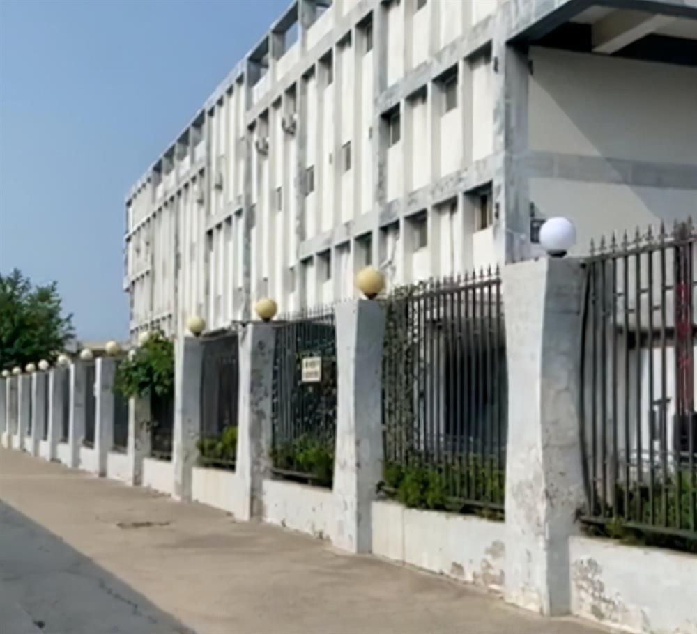 Ngô Diệc Phàm trong trại giam: Không thuộc bài sẽ cọ bồn cầu-3