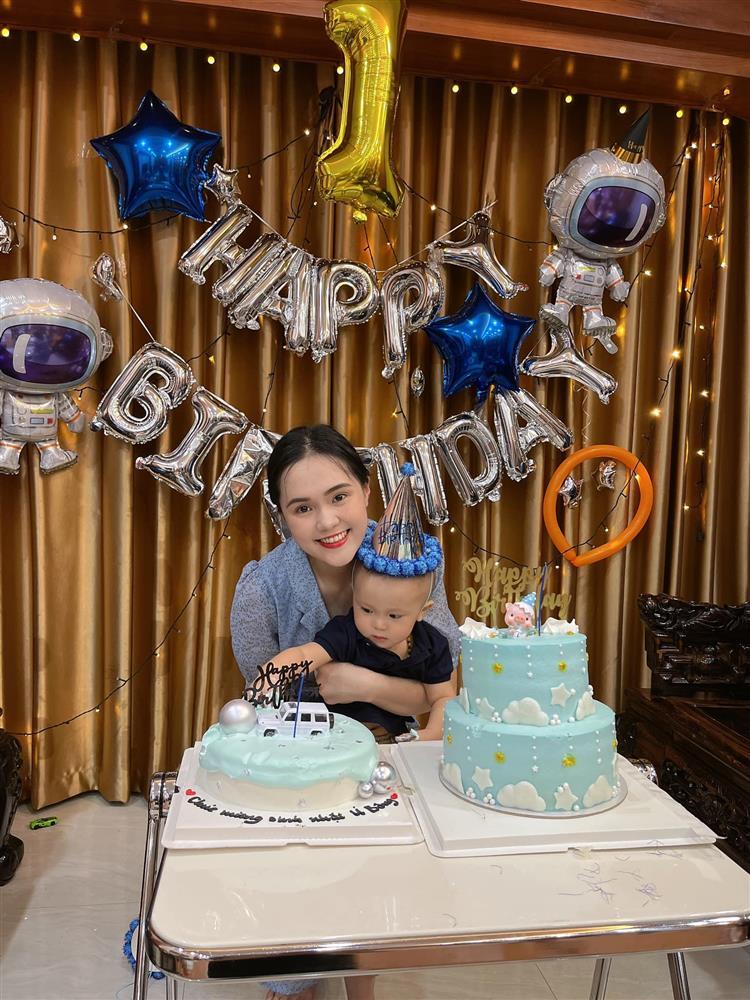 Vợ chồng Duy Mạnh mở tiệc cho con trai, món ăn chuẩn đại gia-1