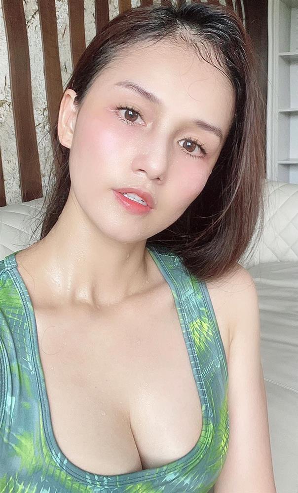 Lã Thanh Huyền như lực điền vì hóp bụng chụp ảnh giấu bé mỡ 65cm-11