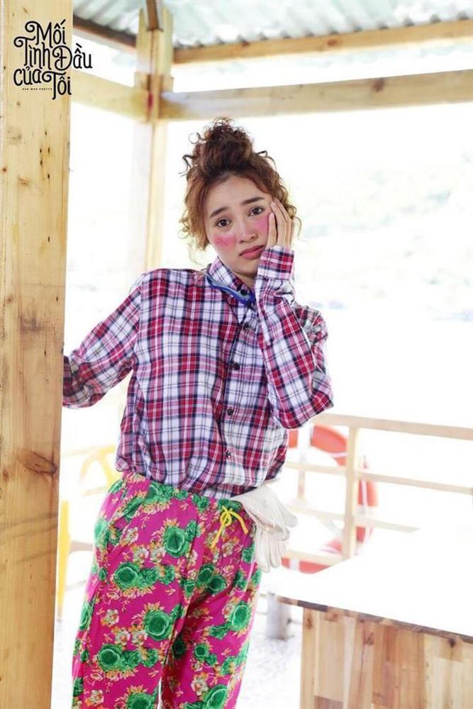 Ngoài Phương Oanh, Lan Ngọc cũng mặc thảm họa trên phim-7