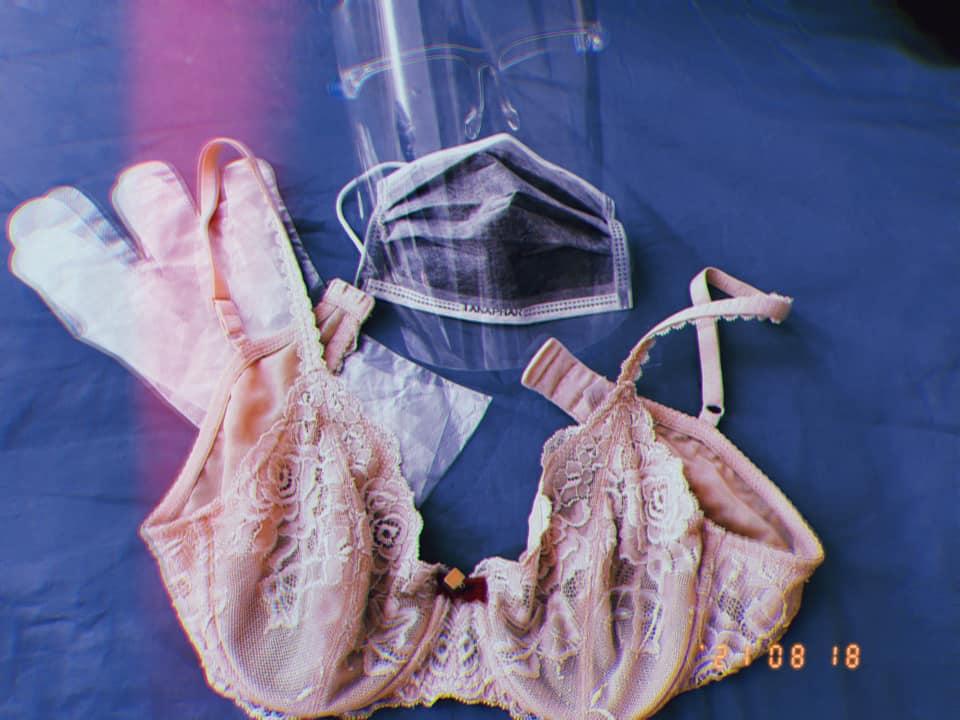 Kiều Anh Phía Trước Là Bầu Trời não cá, mặc mỗi áo lót đi siêu thị-3