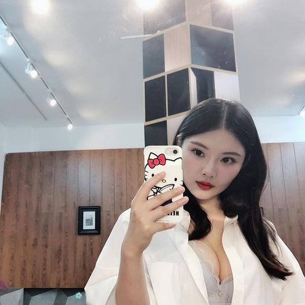 Đệ nhất ngực đẹp đóng vai mẹ Đoàn Dự cắm sừng chồng-12