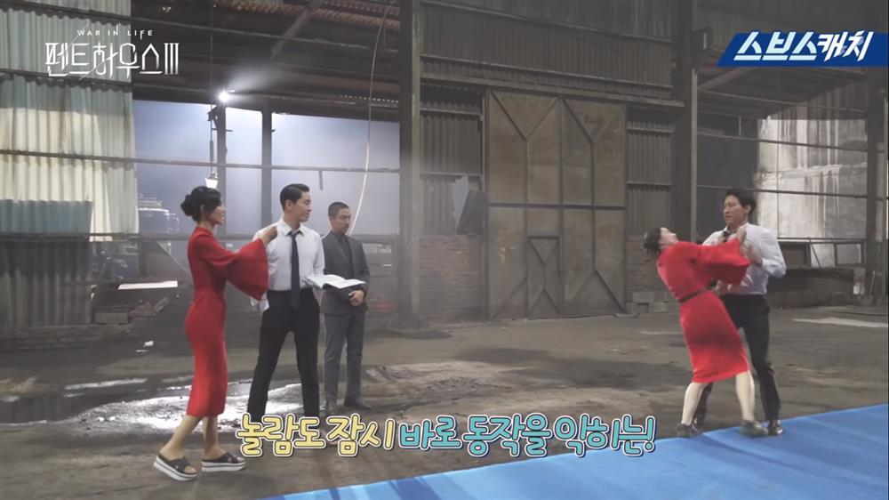 Hậu trường Penthouse 3: Dì Trinh đánh đấm hết mình với dượng Tê-1