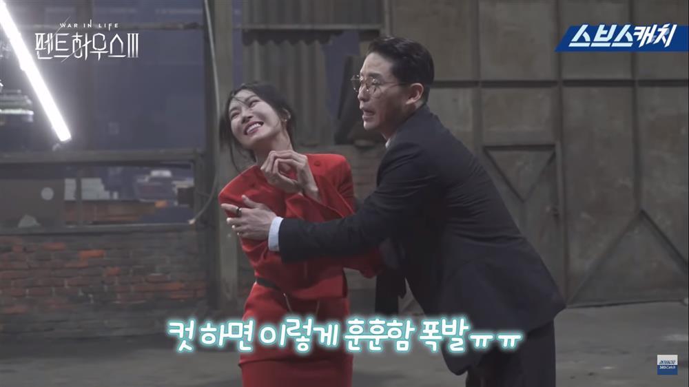 Hậu trường Penthouse 3: Dì Trinh đánh đấm hết mình với dượng Tê-5