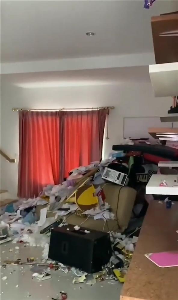 Năn nỉ vợ cho bồ nhí ở chung bất thành, chồng phá nhà thành bãi rác-2