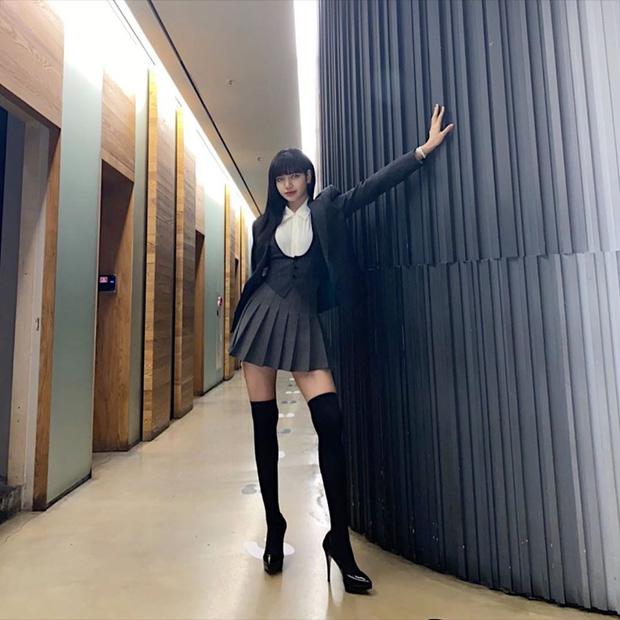 Chi Pu - Hà Hồ mix đồ củ nghệ với phong cách retro-12