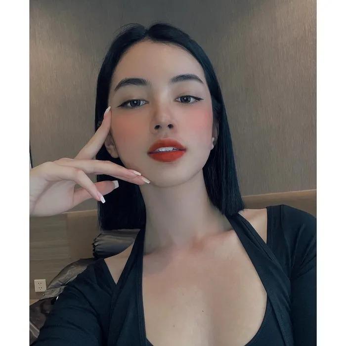 Cẩm Đan mặc sexy thả thính giữa tin đồn chia tay chồng cũ Lệ Quyên-7