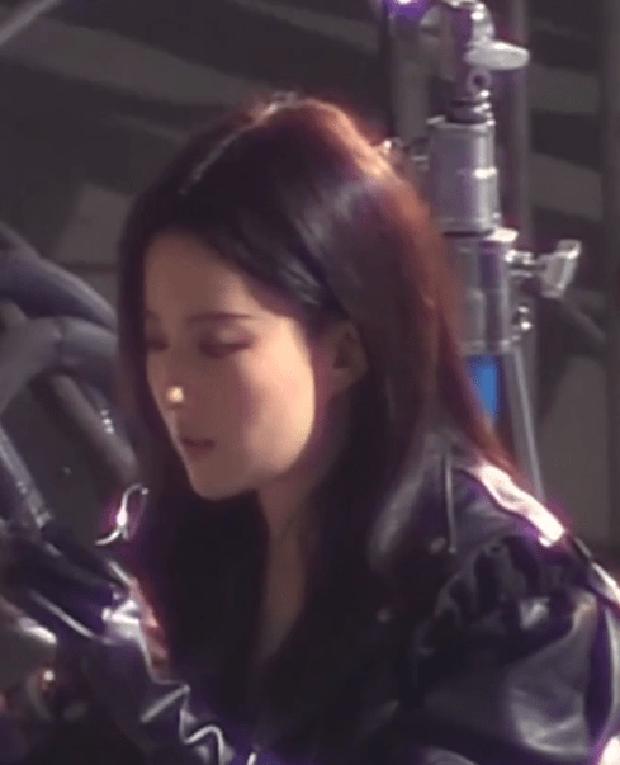 Lưu Diệc Phi lộ ảnh rơi nọng cằm, nhan sắc gây thất vọng-4