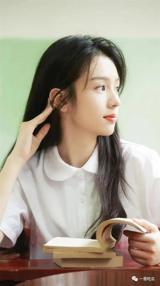 Nhan sắc Châu Dã, mỹ nhân bị chỉ trích vì hẹn hò phi công-3