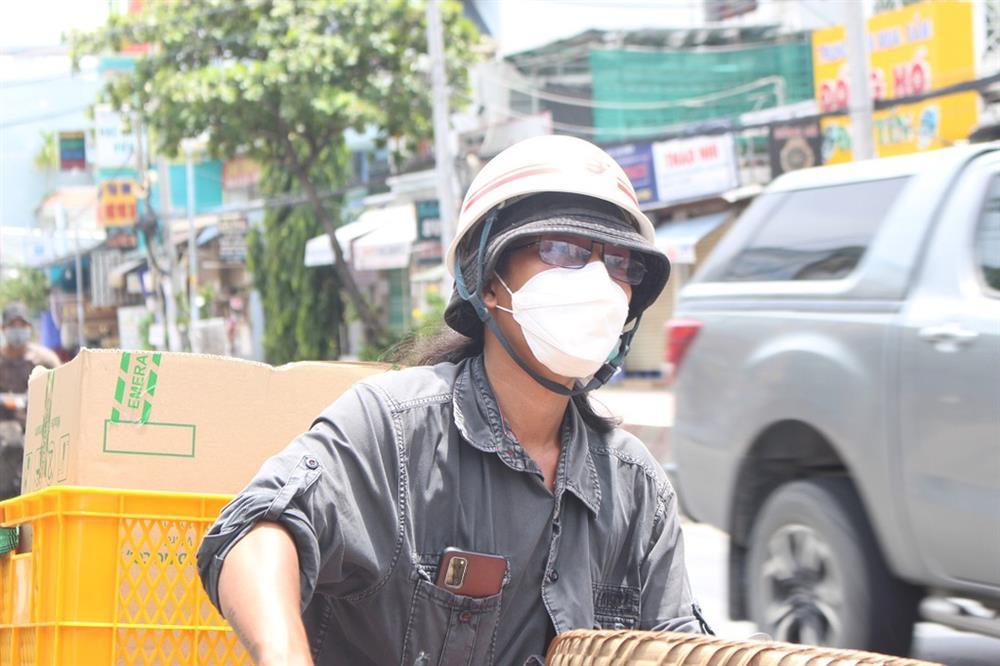 Bị hỏi lấy đâu ra lắm tiền làm từ thiện, trai trẻ đáp một câu SỐC-2