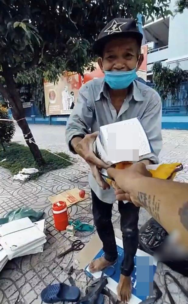 Bị hỏi lấy đâu ra lắm tiền làm từ thiện, trai trẻ đáp một câu SỐC-3