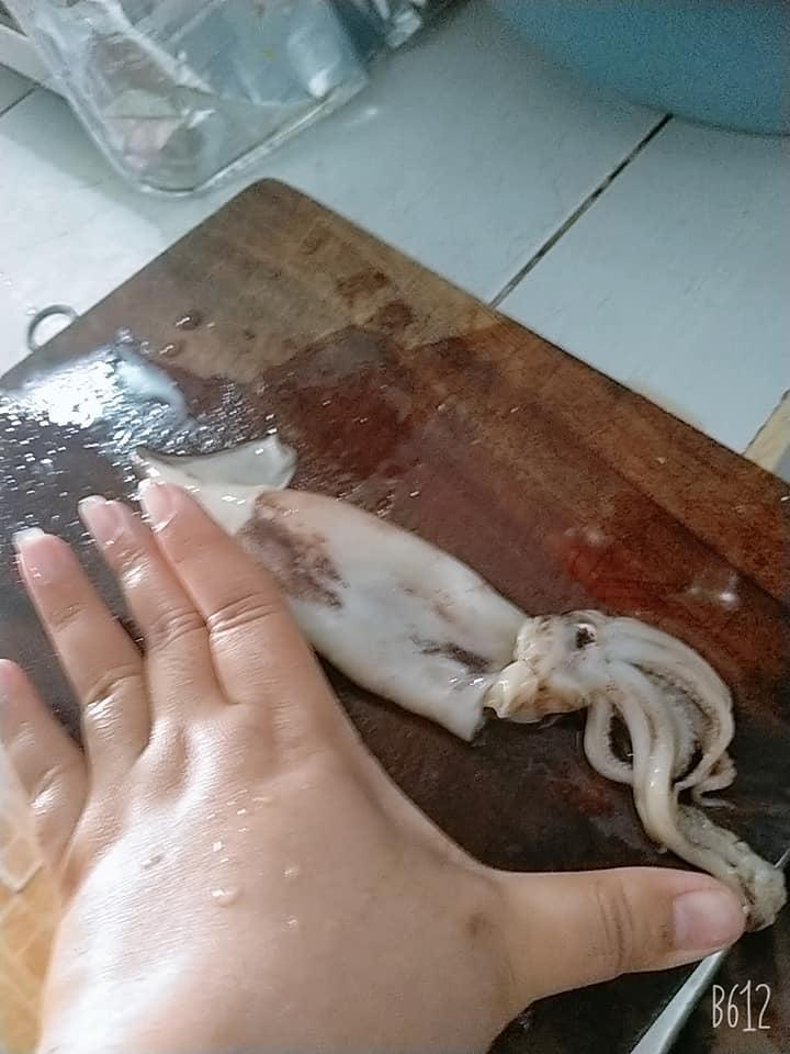 Vui hơn Tết vì mua cá được khuyến mại mực ăn thêm mùa dịch-2