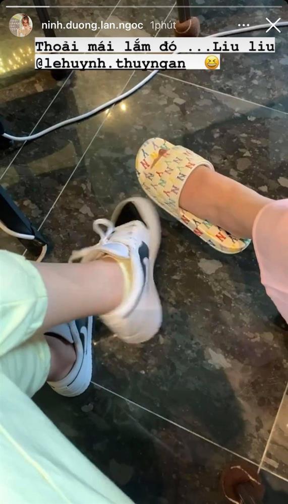 Mặc đồ ngủ ra sân bay, mỹ nhân Việt luộm thuộm như mẹ bổi-3