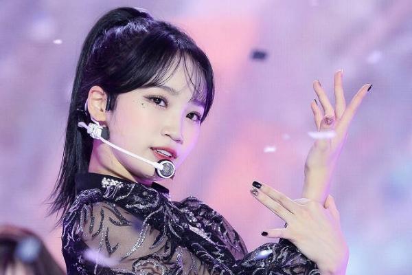 Vì sao cựu thành viên IZ*ONE bị mỉa mai có một ‘cuộc đời ăn cắp’?