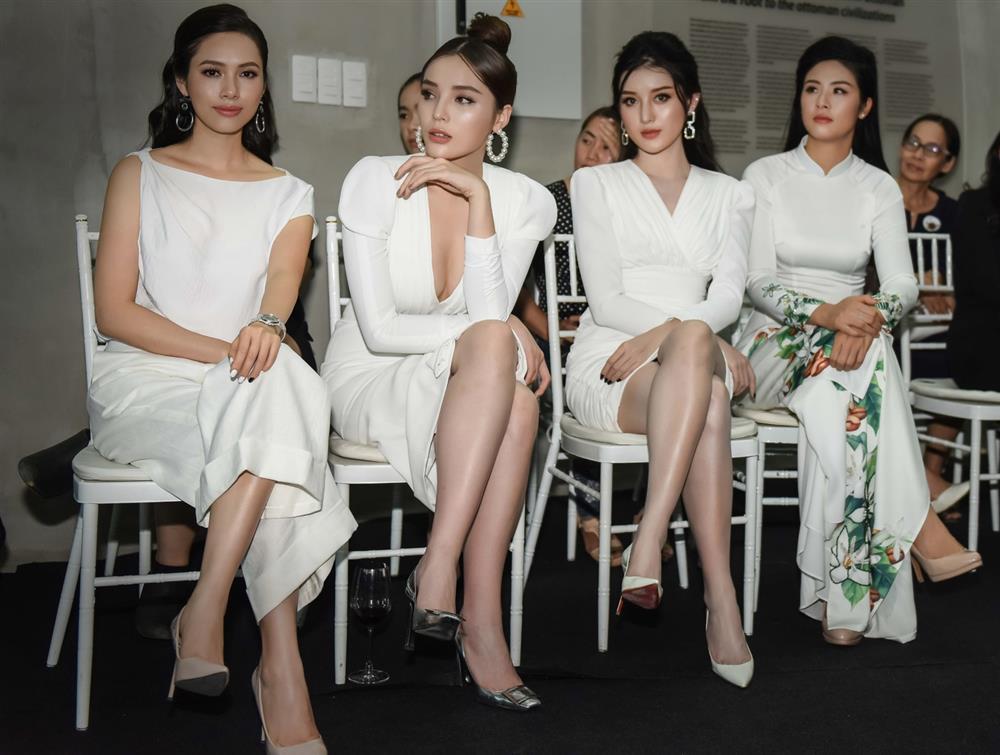 Dàn nhan sắc Vbiz chung khung hình: Đi tìm người nổi bật-8