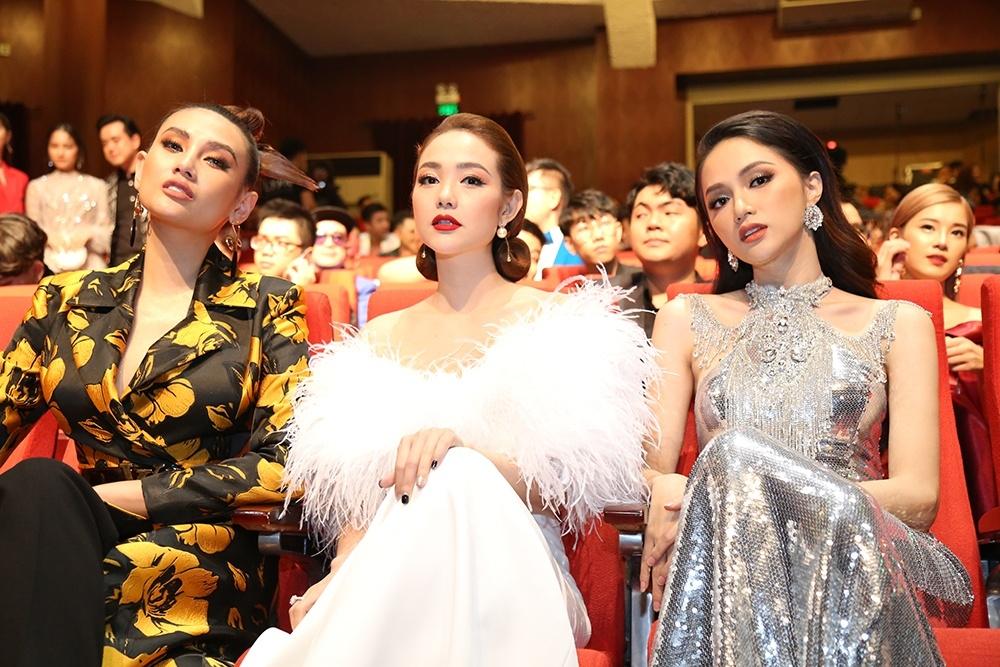 Dàn nhan sắc Vbiz chung khung hình: Đi tìm người nổi bật-6