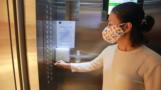6 mẹo đi thang máy an toàn trong mùa dịch Covid -19-2