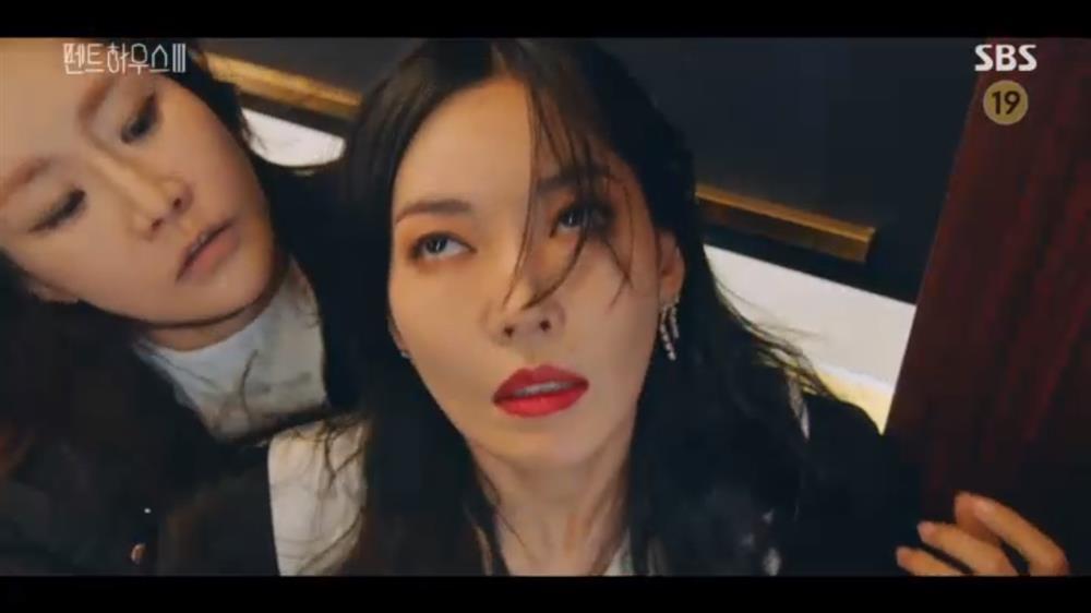 Penthouse 3 tập 11: Ác nữ Seo Jin chết thảm thương, chồng cũ nguy kịch-9