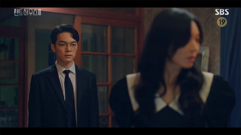 Penthouse 3 tập 11: Ác nữ Seo Jin chết thảm thương, chồng cũ nguy kịch-15