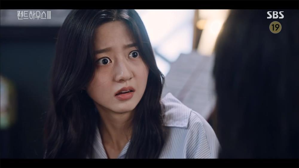 Penthouse 3 tập 11: Ác nữ Seo Jin chết thảm thương, chồng cũ nguy kịch-17