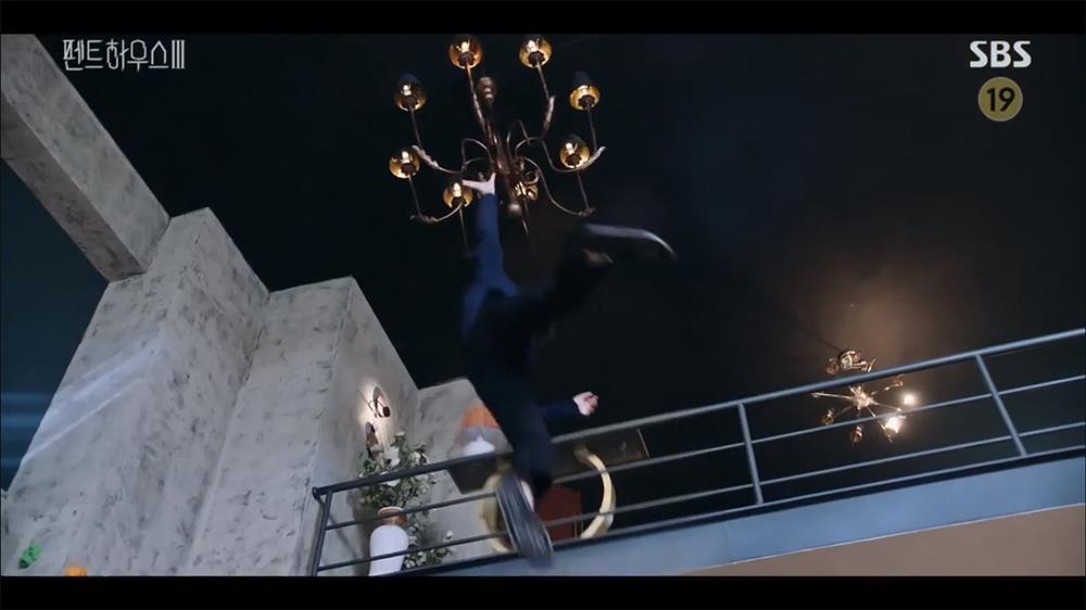 Penthouse 3 tập 11: Ác nữ Seo Jin chết thảm thương, chồng cũ nguy kịch-20