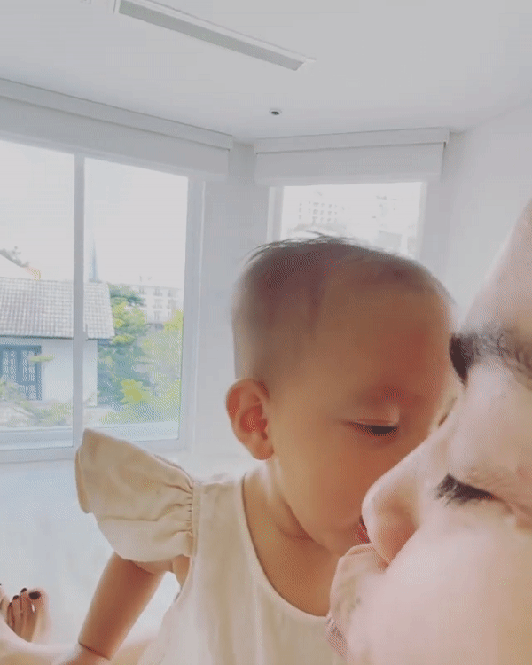 Hồ Ngọc Hà hết nịnh lại dọa Lisa để câu like và cái kết lịm tim-3