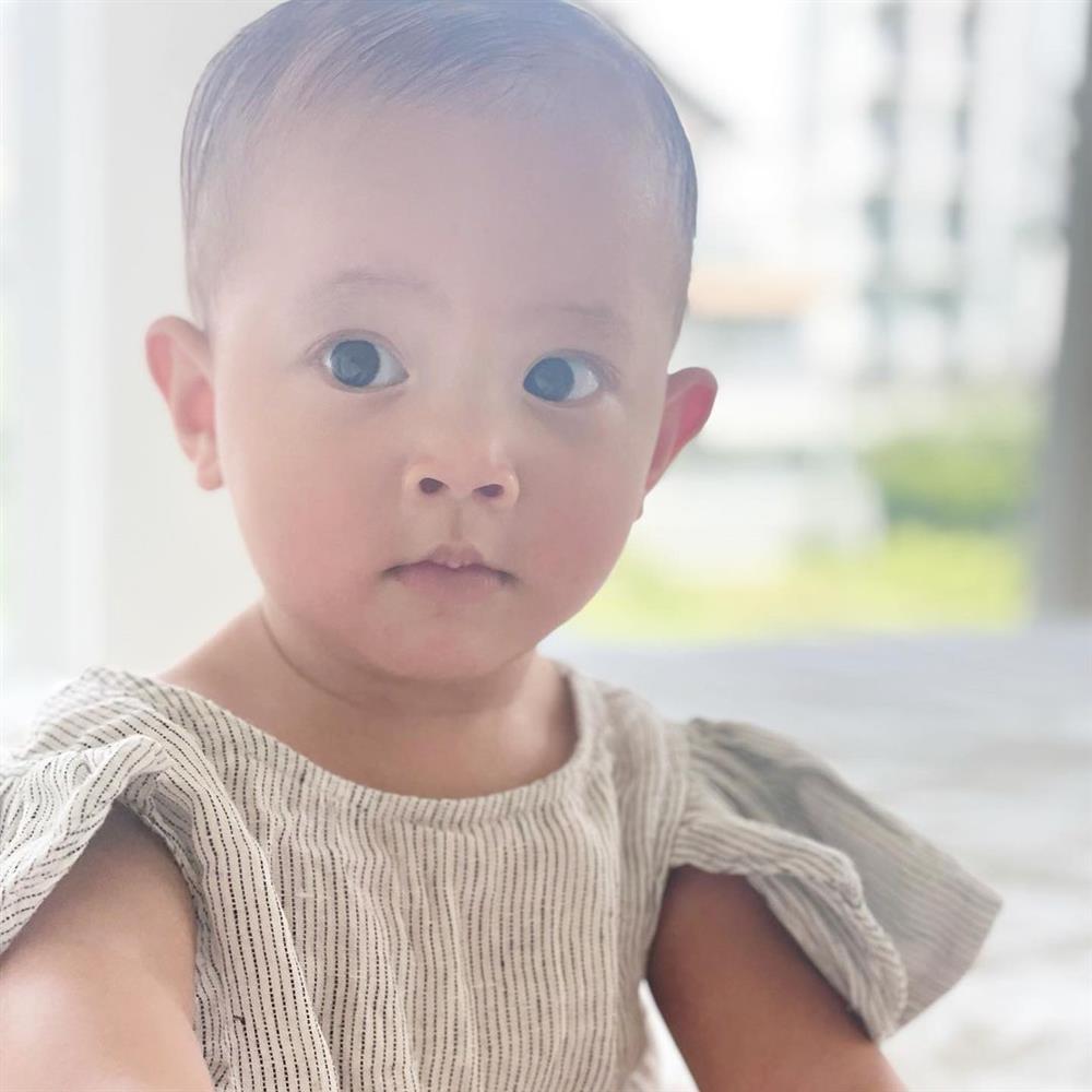 Hồ Ngọc Hà hết nịnh lại dọa Lisa để câu like và cái kết lịm tim-6