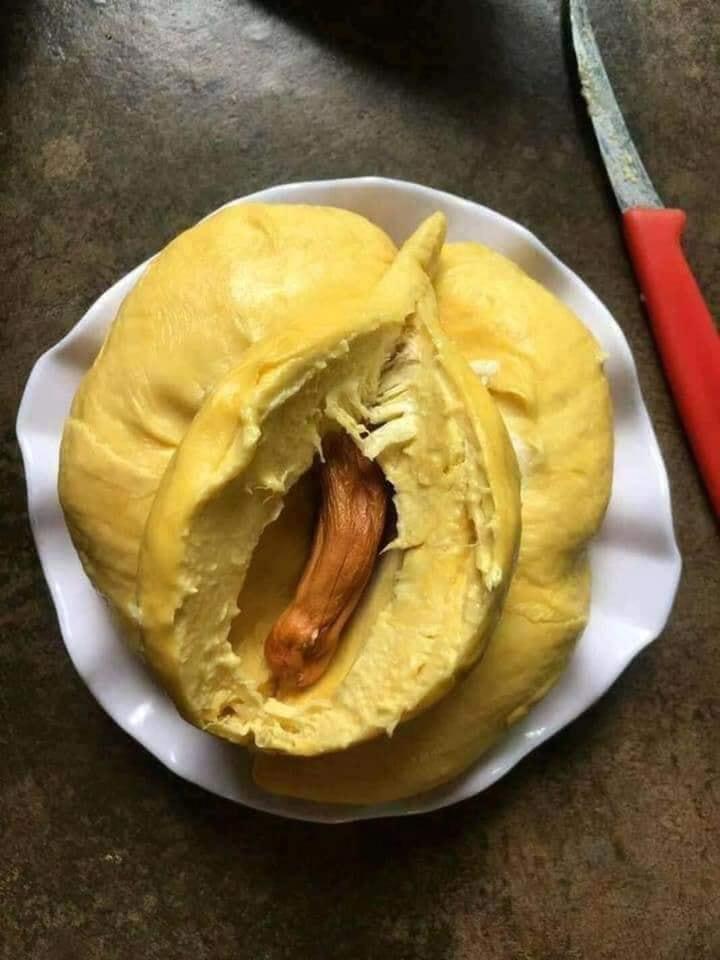 Múi sầu riêng hình cô bé, khổ chủ xấu hổ không biết ăn hay bỏ-1