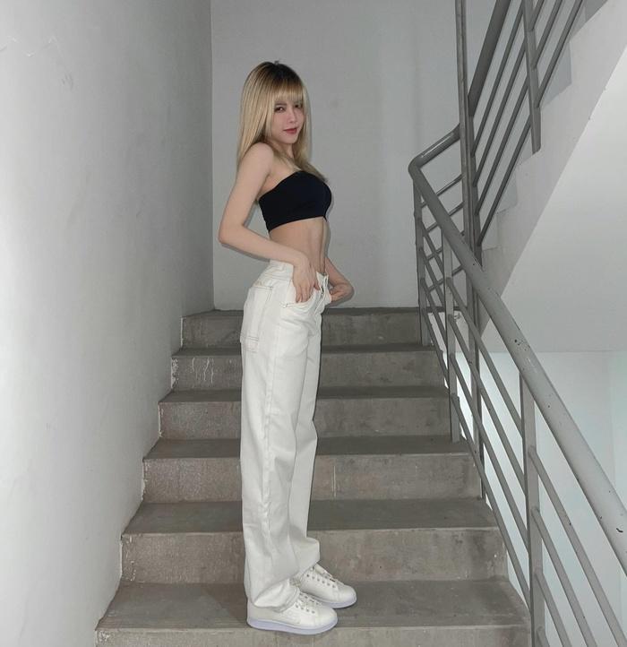 Học Thiều Bảo Trâm mix đồ chất lừ chỉ với 1 chiếc áo quây-1