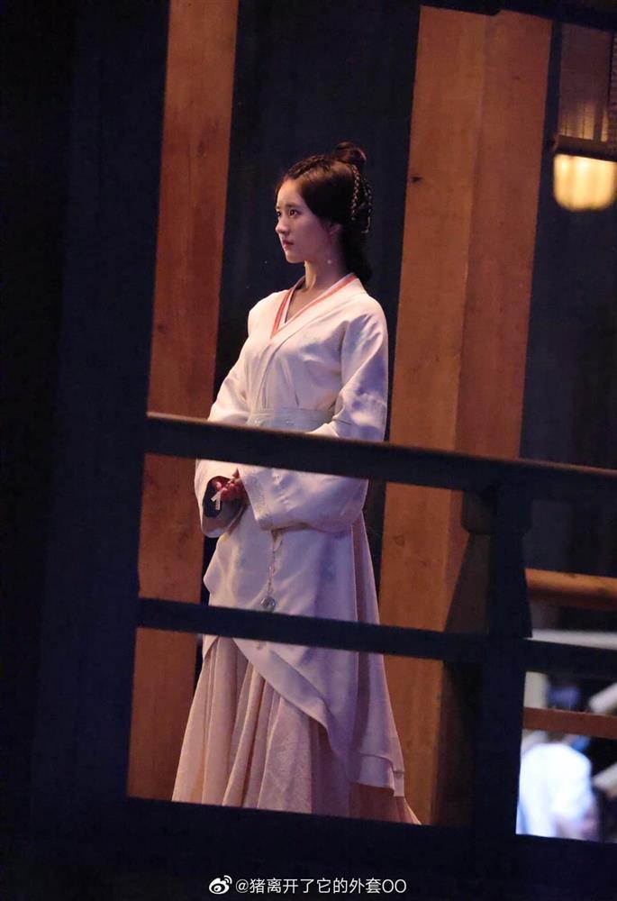 Tạo hình khiến Triệu Lộ Tư bị chê giống nô tì-2