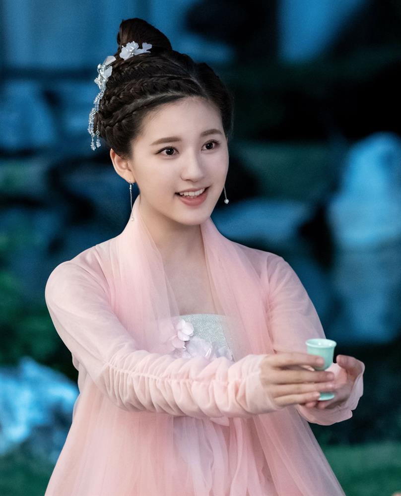 Tạo hình khiến Triệu Lộ Tư bị chê giống nô tì-8