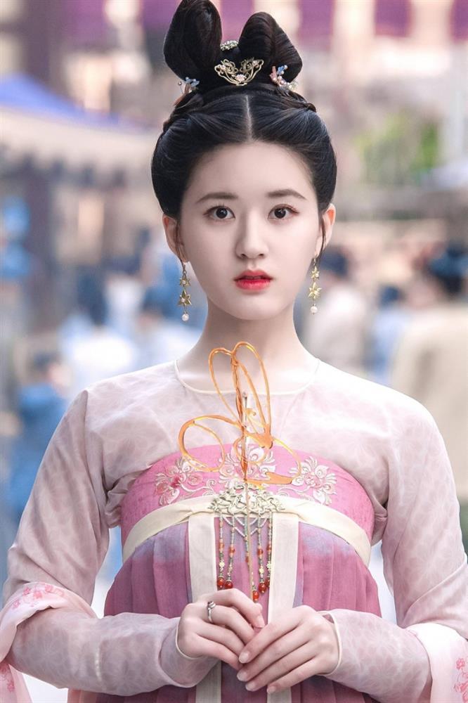 Tạo hình khiến Triệu Lộ Tư bị chê giống nô tì-10