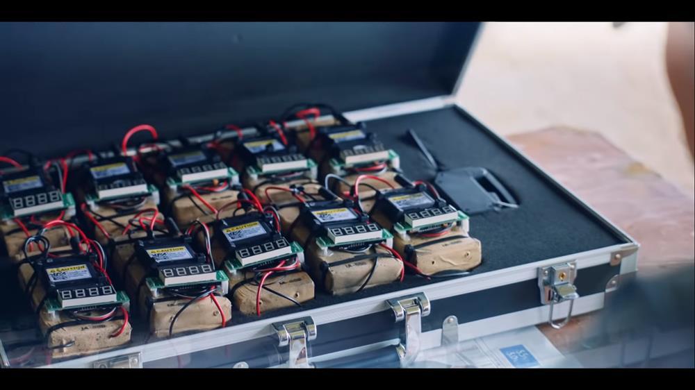 Penthouse 3 tập 12: Dượng Tê cài bom phát nát đám cưới của vợ cũ-8