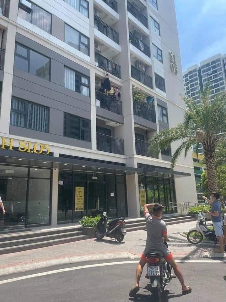 Giận chồng, bà chị quăng người ra lan can Vinhomes Ocean Park-2