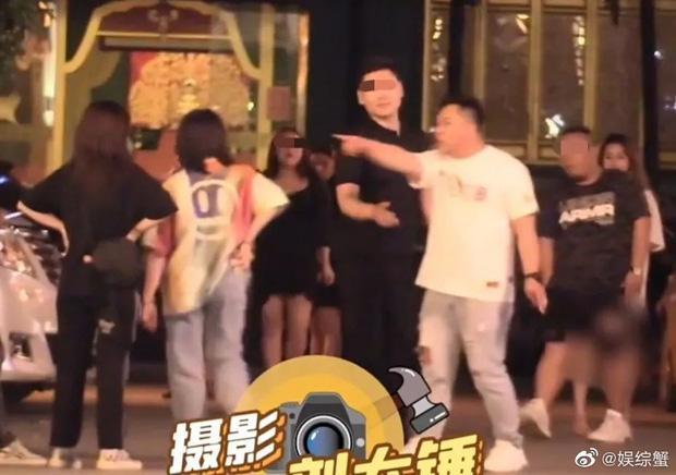 Mất lợn ở quán ăn, Viên Băng Nghiên sai hơn 10 trợ lý đi tìm-1