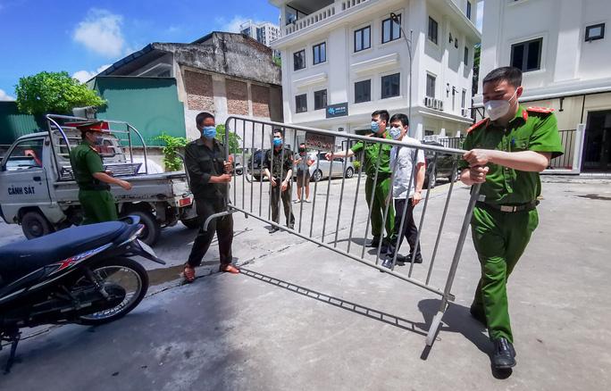 Hỏa tốc kéo dài giãn cách xã hội toàn TP Hà Nội: Ai ở đâu thì ở đó-1