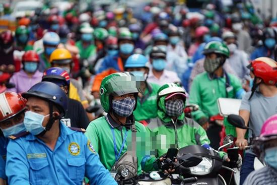 Người dân TP.HCM đi chợ thế nào, shipper hoạt động ra sao 2 tuần tới?