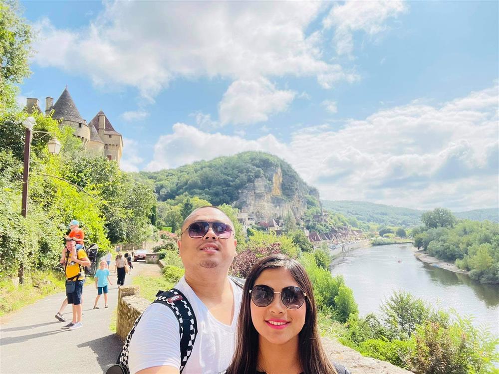 Lò Thị Mai được người tình doanh nhân cưng như trứng mỏng-2